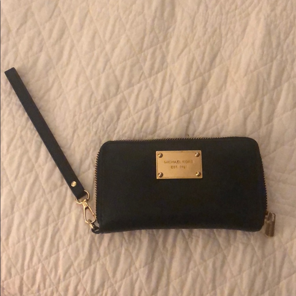 Michael Kors Wristlet Wallet